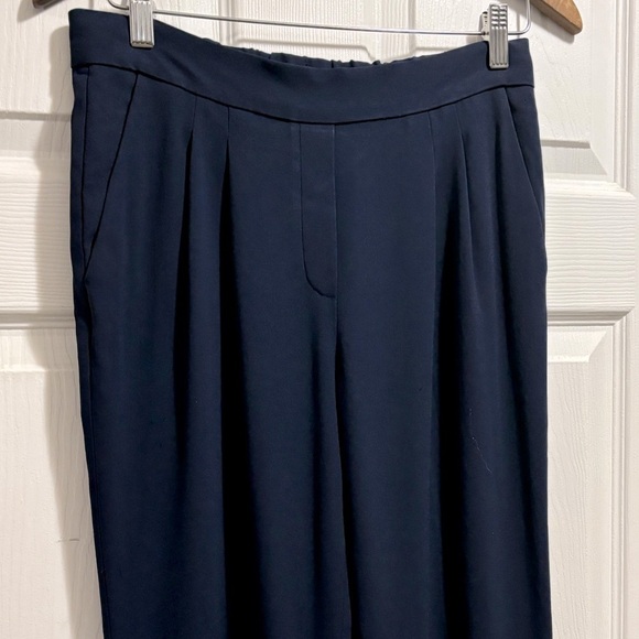 Aritzia Babaton Cohen Pleated Pants High Rise Pull On Navy Blue Trousers Size 6 - Picture 3 of 6